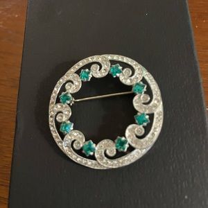 Vintage green and rhinestone broach/pin on silvertone setting